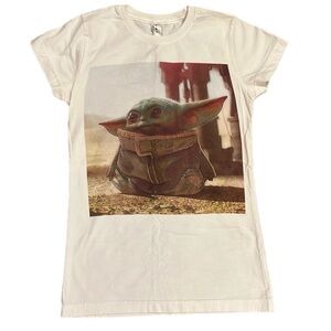 Star Wars Grogu (Baby Yoda) from The Mandalorian Graphic Tee in Medium